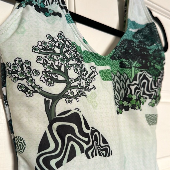 *NEW* | Nasty Gal landscape bathing suit - Picture 2 of 7